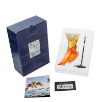 Статуэтка "Сон, вызванный полётом пчелы вокруг граната"