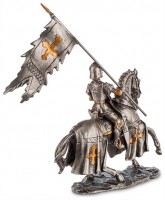 Декоративная статуэтка "Знаменосец"