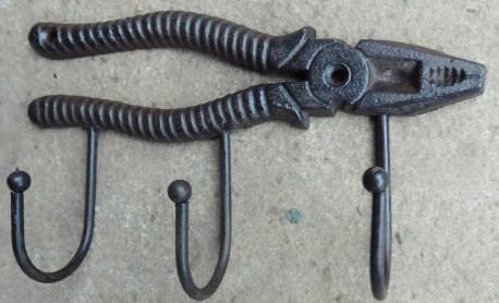 Вешалка настенная "Пассатижи" Вешалка настенная "Пассатижи"