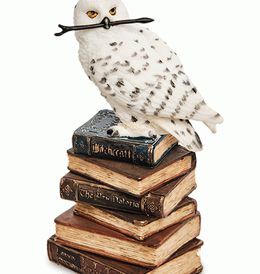 Статуэтка "Полярная сова на книгах"