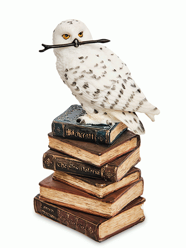 Статуэтка "Полярная сова на книгах"