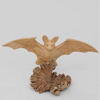 Статуэтка "Летучая мышь на охоте"                             