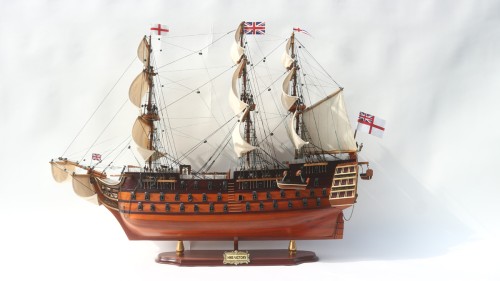 Модель парусника HMS Victory, Англия Модель парусника HMS Victory, Англия