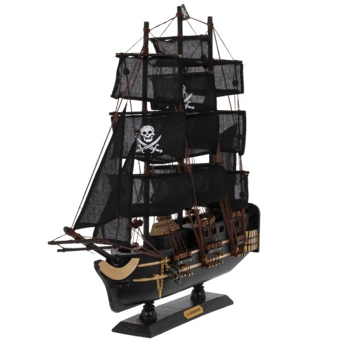 Модель парусника "Весёлый Роджер", L48 W8,5 H43 см Модель парусника "Весёлый Роджер", L48 W8,5 H43 см
