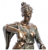 Статуэтка "Богиня порядка и равновесия"