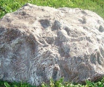 Декоративный камень-крышка на люк