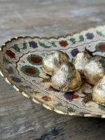 Конфетница латунь резная белая эмаль