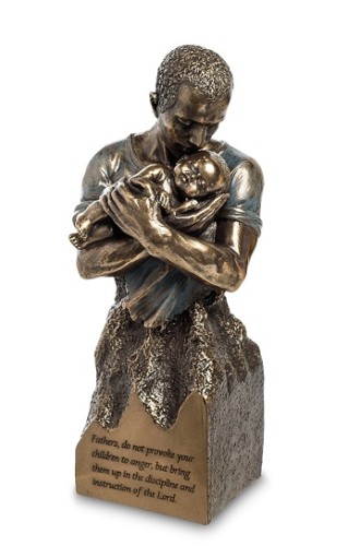 Статуэтка "Отец с младенцем"