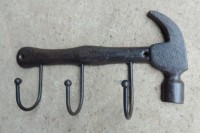 Настенная вешалка "Молоток"