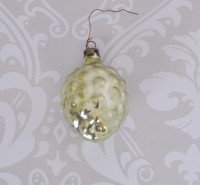 Советская елочная игрушка "Орешек" №2