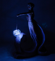 Статуэтка с подсветкой "Чародейка"
