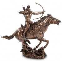 Статуэтка "Индеец на охоте"