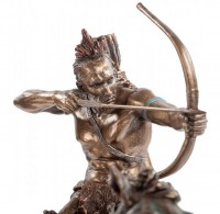 Статуэтка "Индеец на охоте"