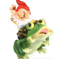 Декоративная садовая фигурка "Гномик на лягушке"         