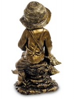 Декоративная фигурка "Мальчик кормит утку"