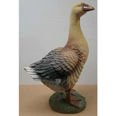 Декоративная садовая фигурка "Гусь домашний"
