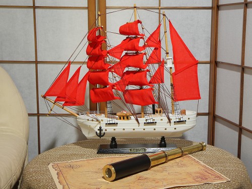 Модель парусника Secret (Алые Паруса) 50 см Модель парусника Secret (Алые Паруса) 50 см