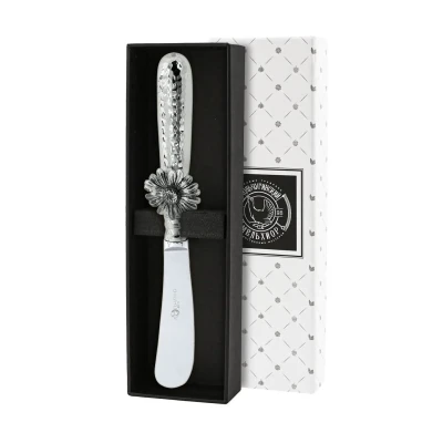 Нож для масла "Ромашки" латунный  посеренный с чернением кованый