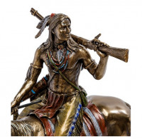 Статуэтка "Индеец на лошади"