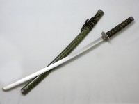 Меч самурайский. Ножны черные с желтым крапом, цуба серебро