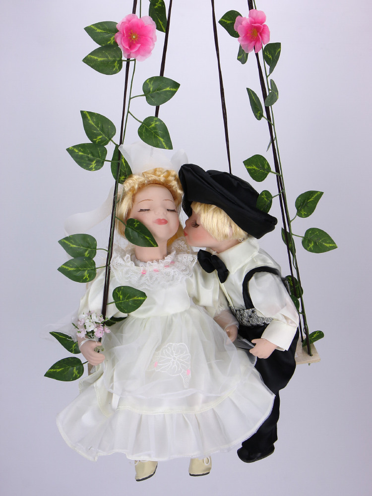 Куклы фарфоровые жених и невеста