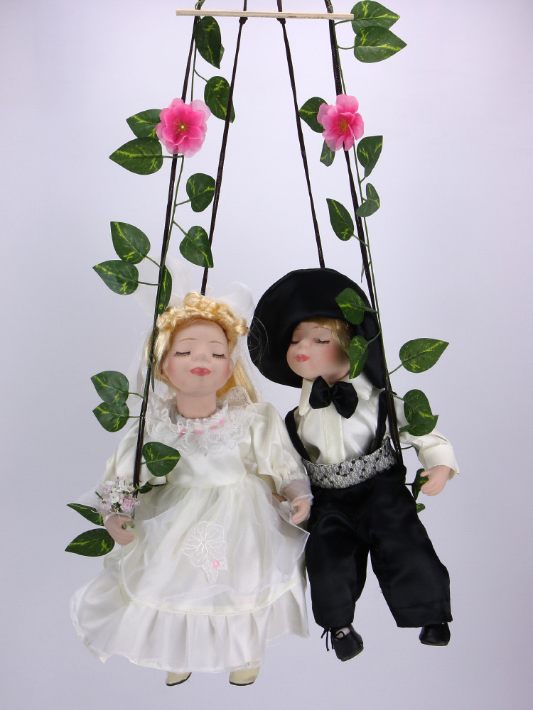 Куклы фарфоровые жених и невеста