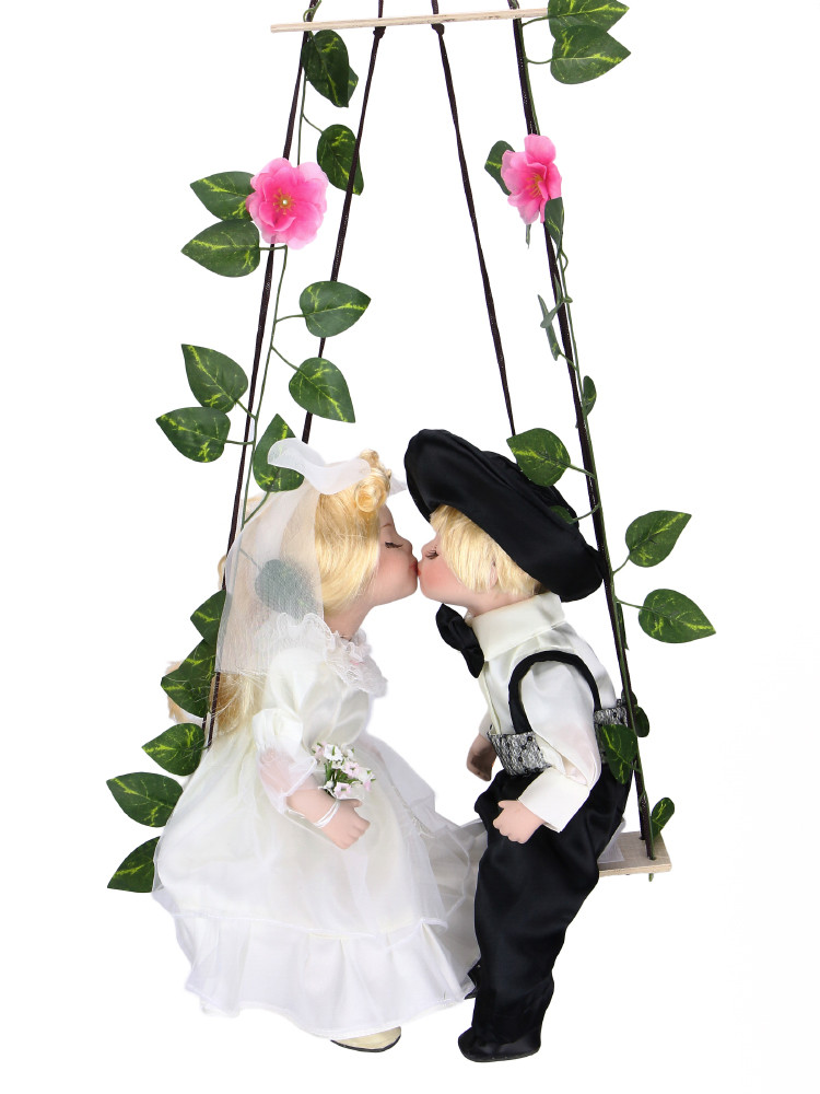 Куклы фарфоровые жених и невеста