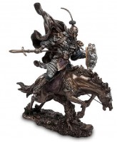 Статуэтка "Воин в доспехах"