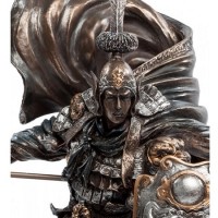 Статуэтка "Воин в доспехах"