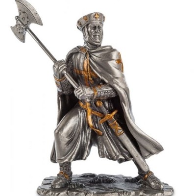 Статуэтка "Рыцарь с секирой"