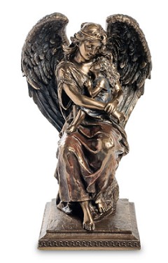 Статуэтка "Ангел с девочкой" Статуэтка "Ангел с девочкой"
