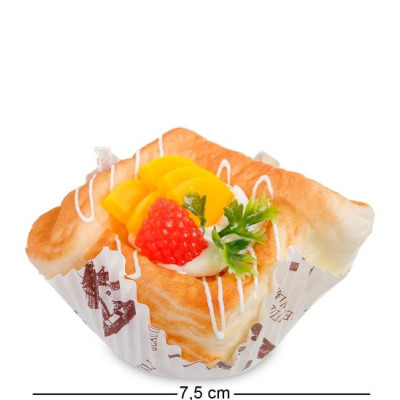 QS-03/3 Пирожное "Ягодная корзинка" (имитация, магнит)