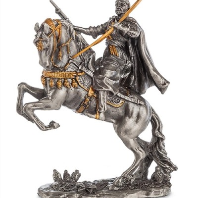 Декоративная статуэтка "Бравый воин"