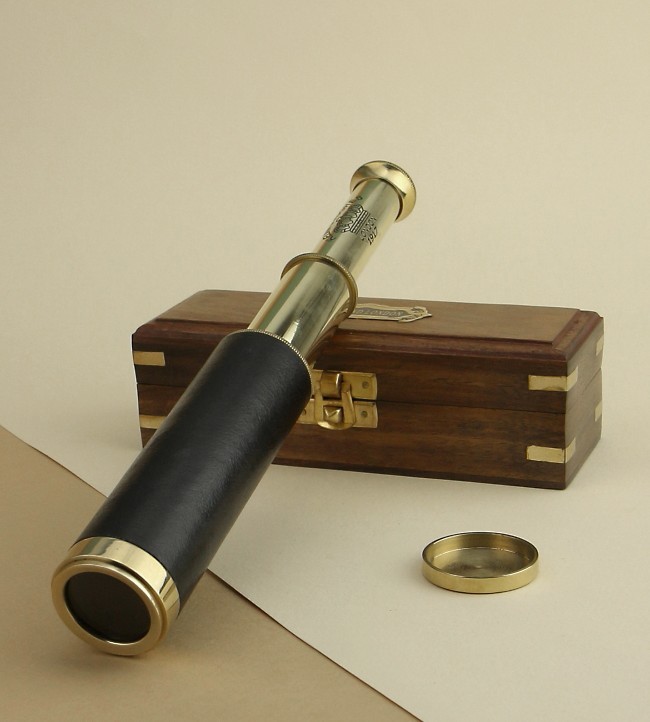 Подзорная трубав деревянном футляре "Флибустьер"