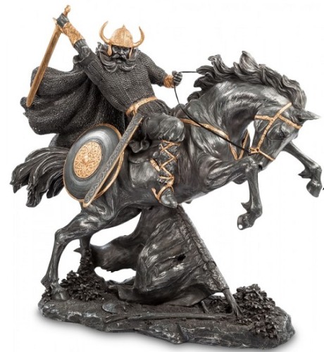 Статуэтка интерьерная "Викинг на коне"