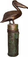 Декоративная скульптура "Пеликан на палубной тумбе"   