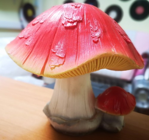 Садовая фигурка "Мухоморы" Садовая фигурка "Мухоморы"