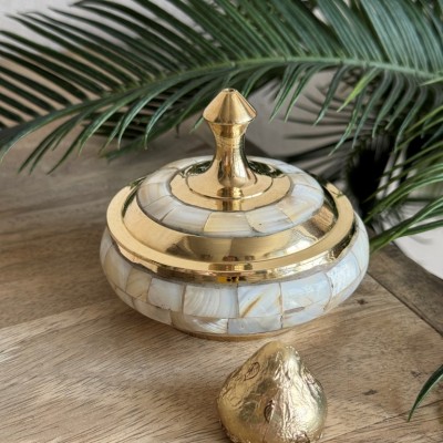 Шкатулка латунь резная полированная