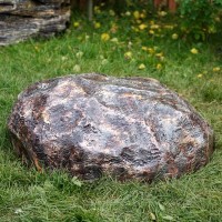 Декоративная крышка для люка "Речной камень"       