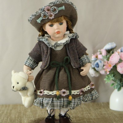 Кукла фарфоровая 12' на подставке