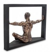 Декоративная статуэтка "Силач"