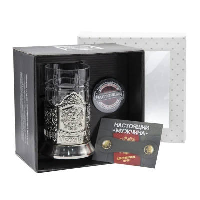 Набор для чая "Герб РФ" никелированный с чернением с открыткой и значком "Настоящий мужчина" Набор для чая "Герб РФ" никелированный с чернением с открыткой и значком "Настоящий мужчина"