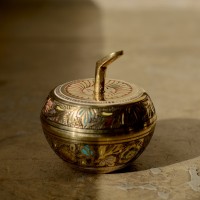 Шкатулка «Яблоко» латунь резная CHUNIYA JALI с чернением