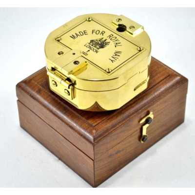 Морской компас "Brunton" в деревянном футляре