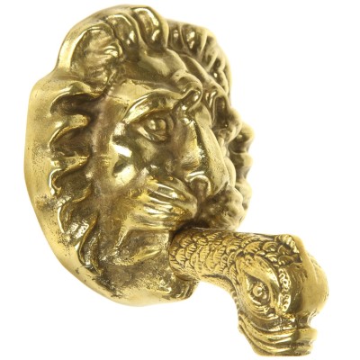 Маска-накладка с водопроводным краном "Лев"    