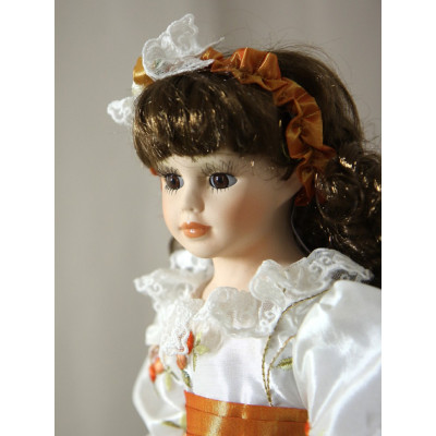 Кукла фарфоровая 16' на подставке