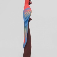 Интерьерная статуэтка "Пестрый попугай"                                                